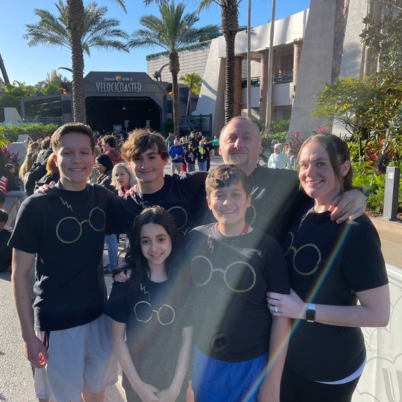 Meet your posher, Kim. - Picture 4 of 6